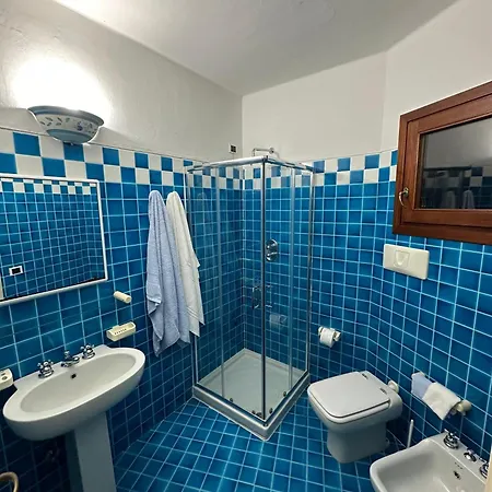 Casa Alessandra, In Βίλα *