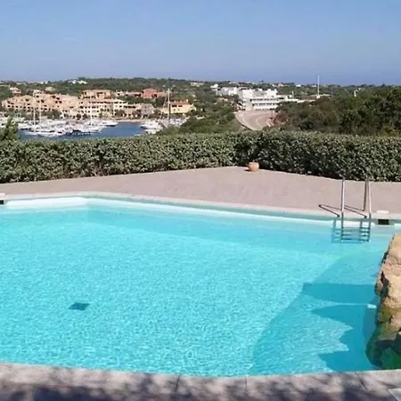 Casa Alessandra, In Βίλα