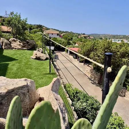 Casa Alessandra, In Βίλα *